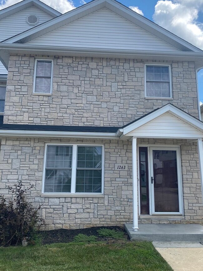 Building Photo - 1263 S Stella Dr