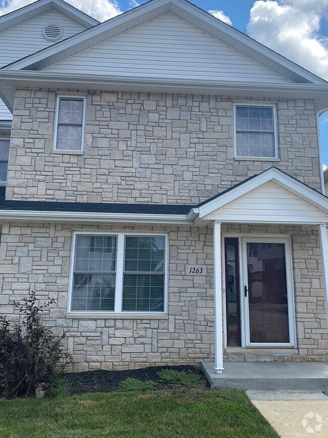 Building Photo - 1263 S Stella Dr