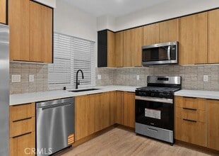 Building Photo - 7840 Claybeck Ave