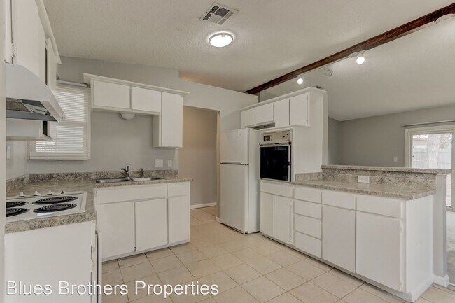 Building Photo - 3 br, 2 bath House - 1416 NW 104th Terrace