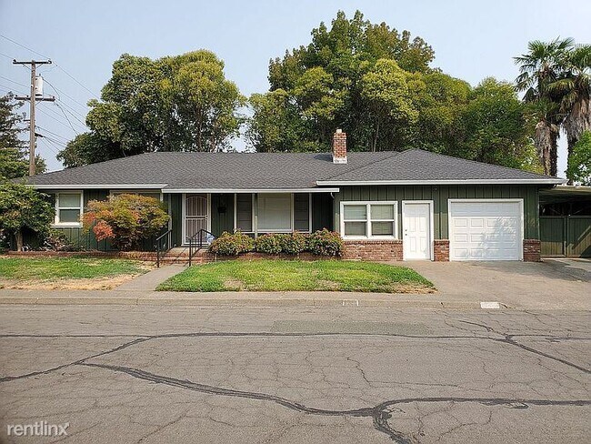 Building Photo - 4 br, 2 bath House - 190 Mae Street