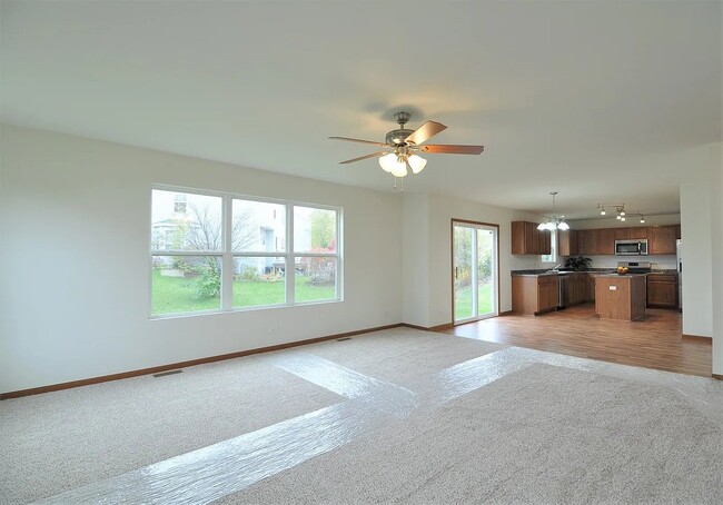 Building Photo - 1645 Prairieview Blvd
