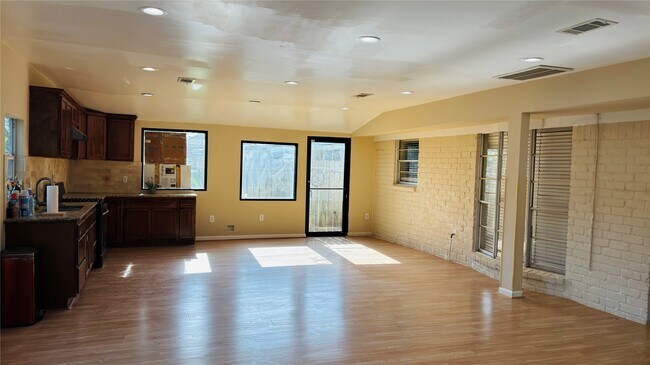 Foto del edificio - 11407 Hazen St