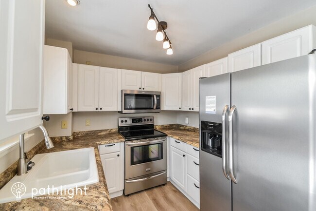 Foto del edificio - 1227 Hartford St, Colorado Springs, CO, 80906