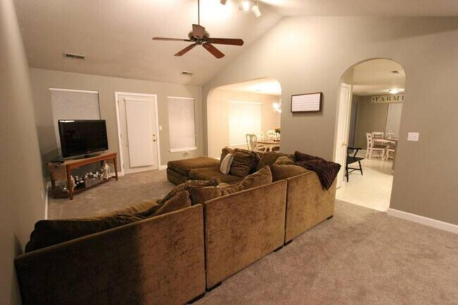Building Photo - 709 Huntridge Dr