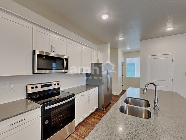 Foto del edificio - 6744 N Silver Gate Dr