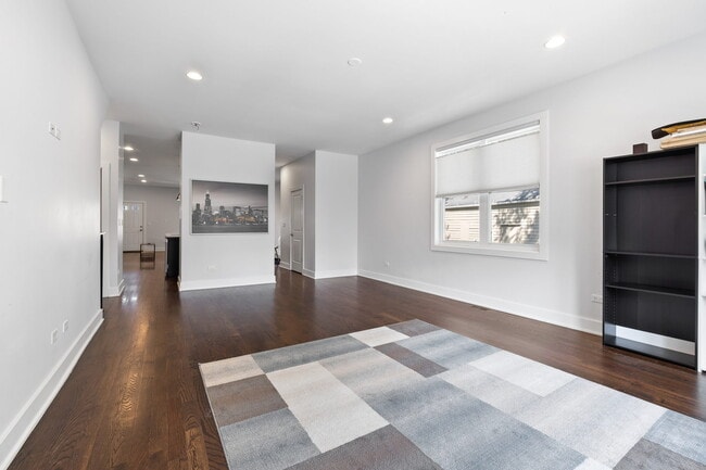 Foto del edificio - 1006 W Cullerton St