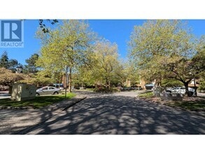 Building Photo - 7293-7293 Moffatt Rd