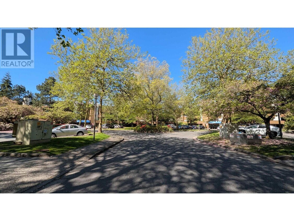 Photo principale - 7293-7293 Moffatt Rd