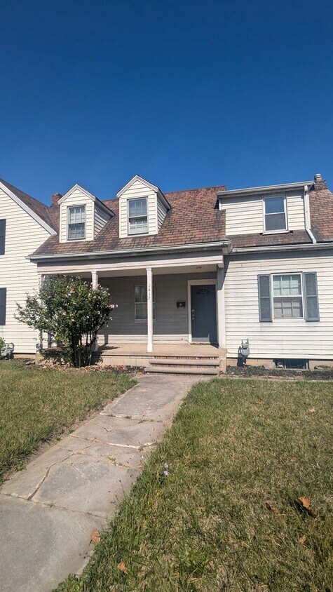Primary Photo - 2 bedroom Side by Side Duplex