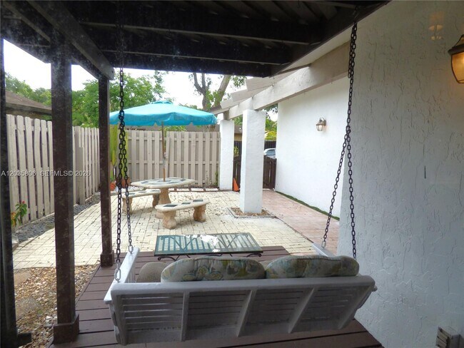 Foto del edificio - 10857 SW 132nd Cir Ct