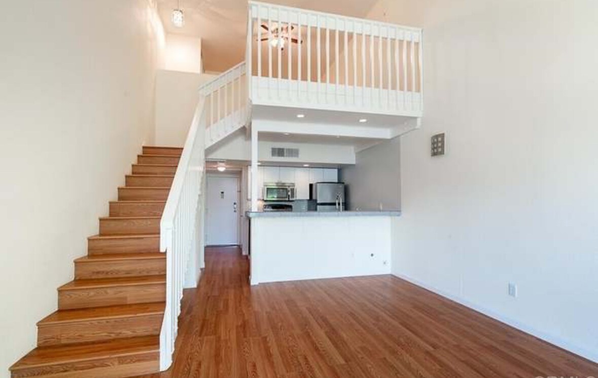 Foto principal - 6275 Rancho Mission Rd