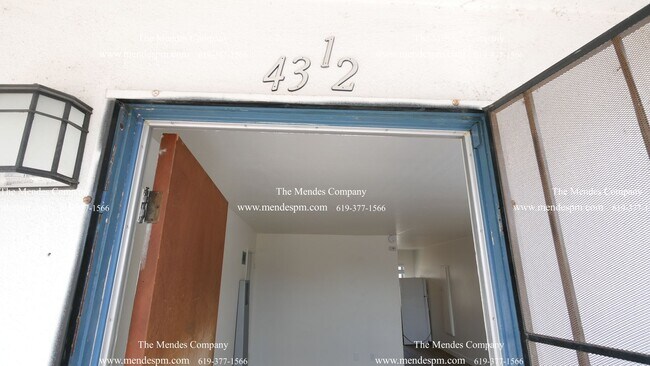 Foto del edificio - 4443 Menlo Ave