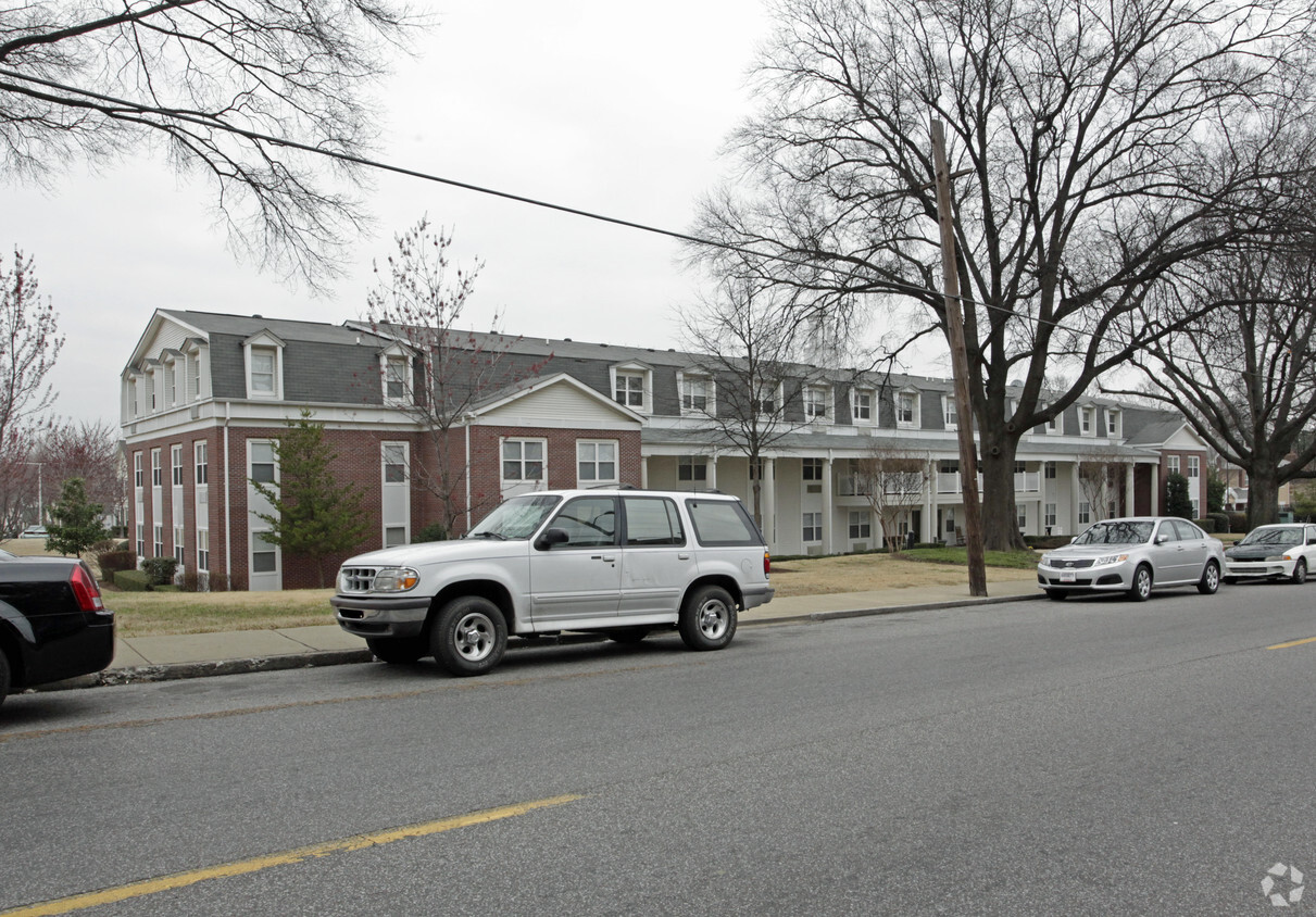 Foto del edificio - College Park Family II