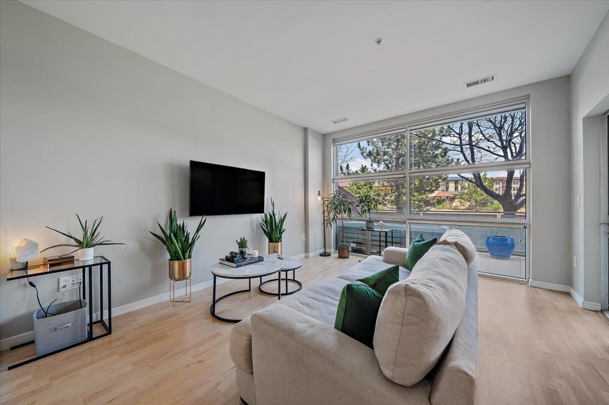 Foto principal - 2958 Syracuse St