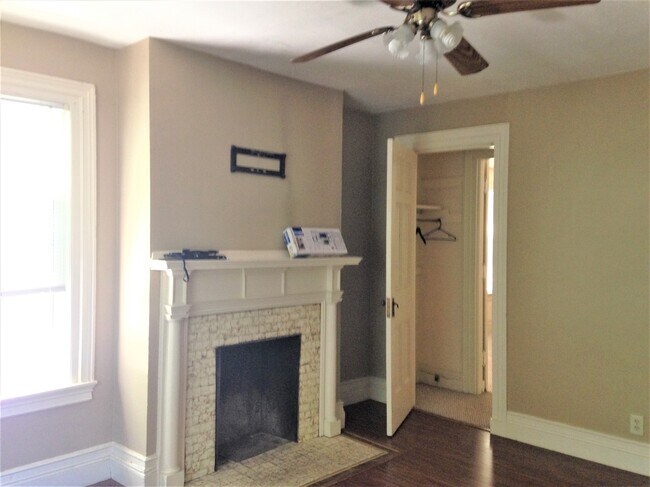 Foto del edificio - 203 S Goodman St