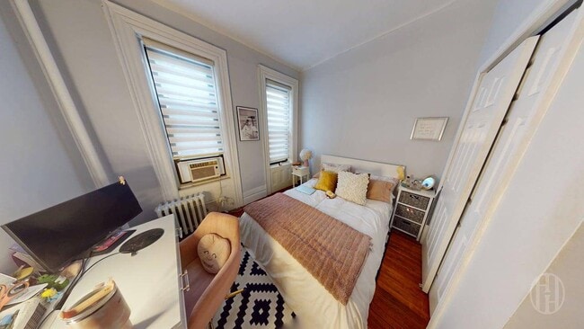 Foto del edificio - 221 E 83rd St