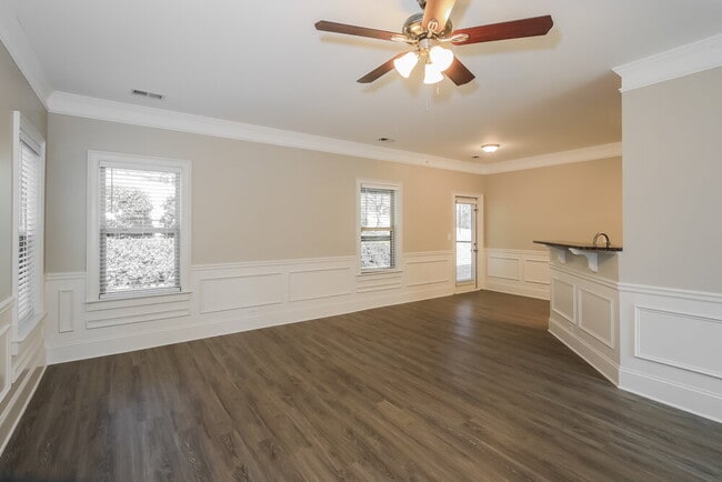 Foto del edificio - 3141 Oakmont Dr