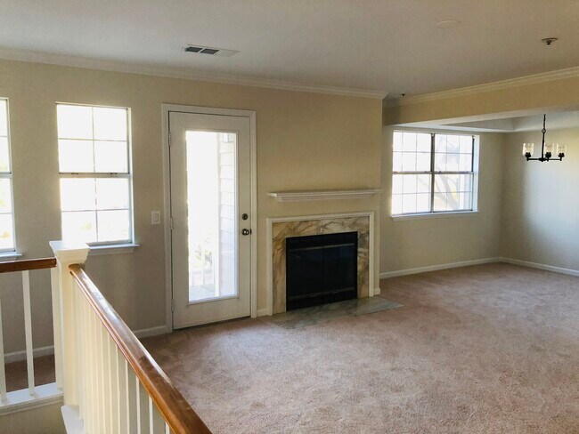 Family room w/ dining area - 5801 Inman Park Cir