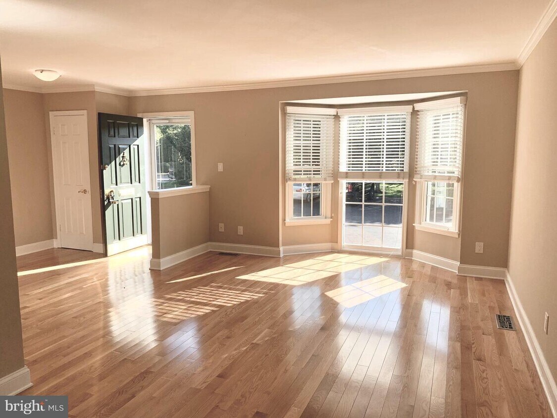 Foto principal - 1005 Shire Ct