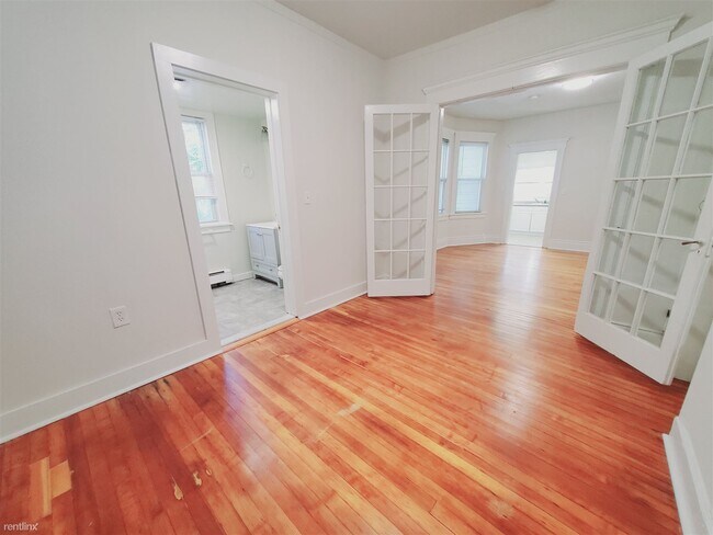 Building Photo - 1 br, 1 bath Condo - 72 Lindale St Apt 1