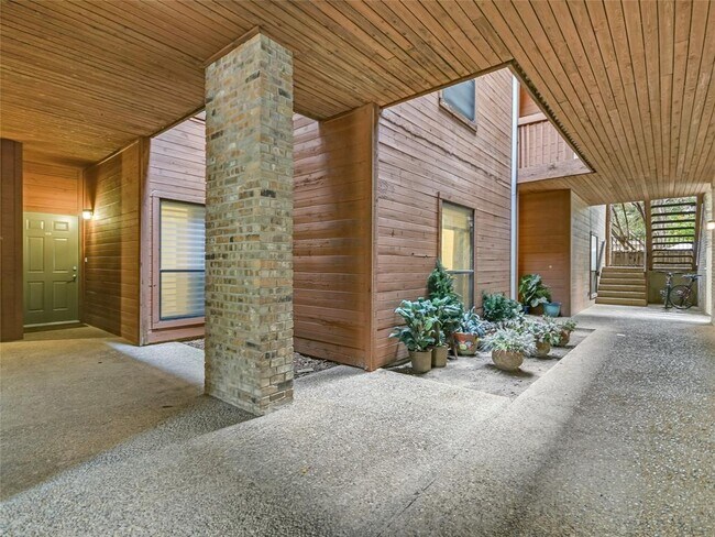Building Photo - 1406 Windsor Rd