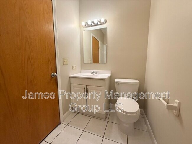 Foto del edificio - 2731 W Congress Pkwy