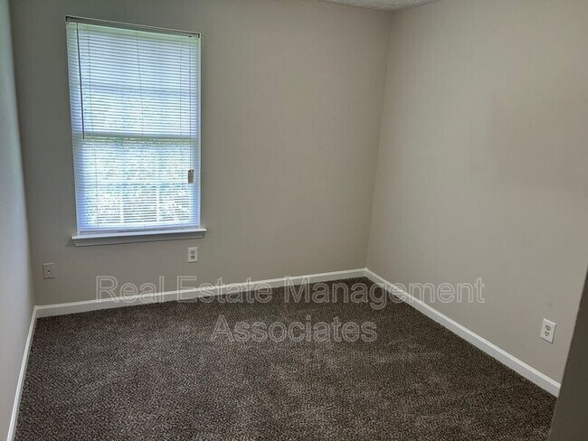Foto del edificio - 1749 Carrington Dr