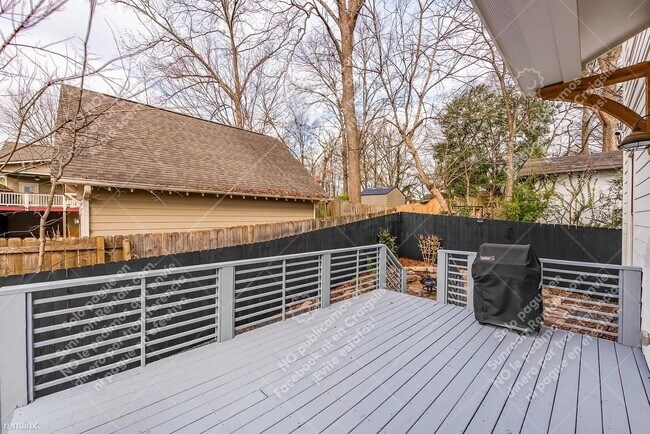 Foto del edificio - 4 br, 3.5 bath House - 982 Northern Ave SE