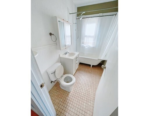 Building Photo - 29 Craigie St