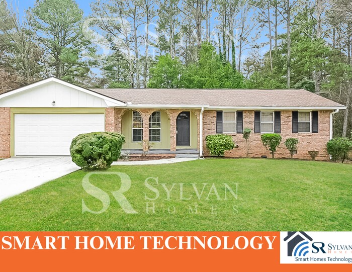 Primary Photo - Welcome home to this 3 bedroom, 2 bathroom home