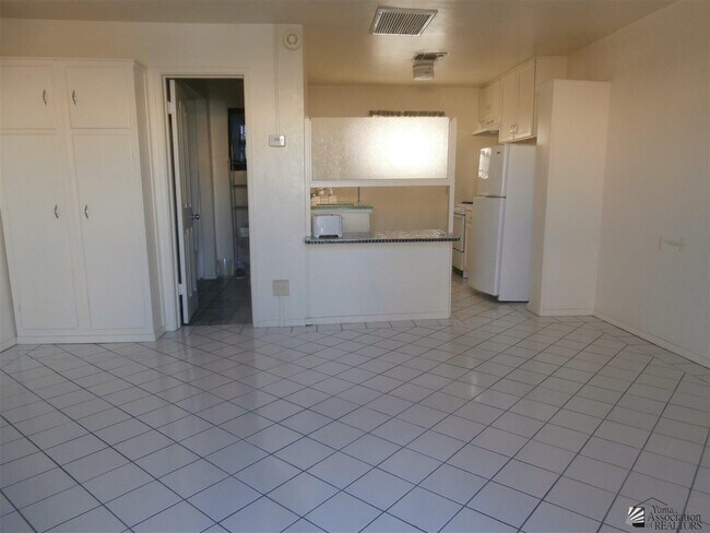 Foto del edificio - 335 S 2nd Ave