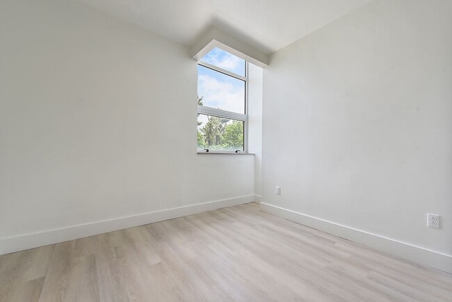Interior Photo - The Benedict