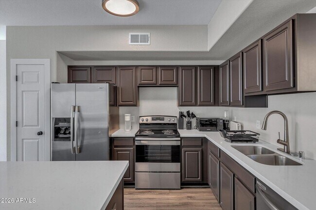 Foto del edificio - 18250 N Cave Creek Rd