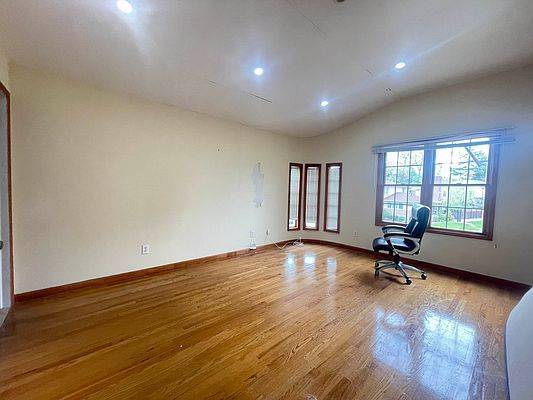 Foto del edificio - 215-4-86 86th Ave