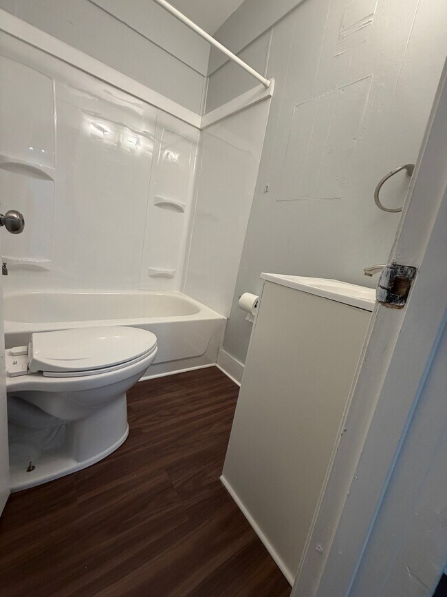 Foto del edificio - 107 N Sanford St