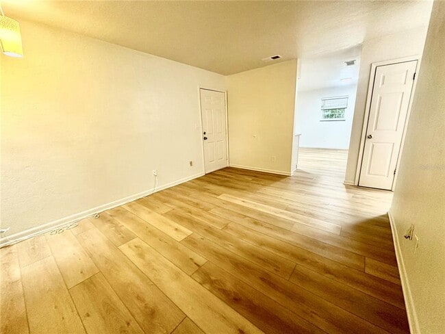 Building Photo - 610 SW 10th Ln