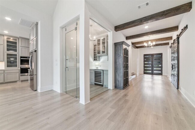 Building Photo - 15646 Audubon Pk Dr