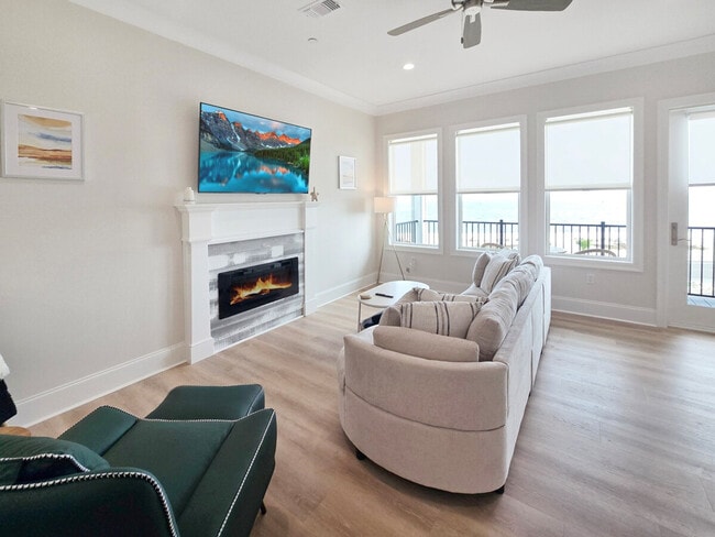 Building Photo - 996 Beach Blvd W