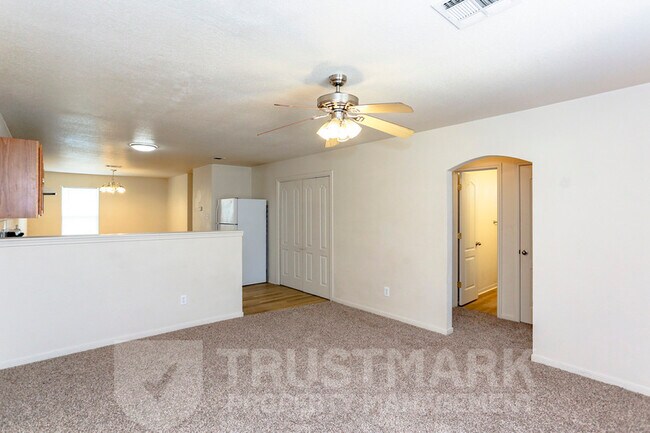 Foto del edificio - 411 Brittney Way