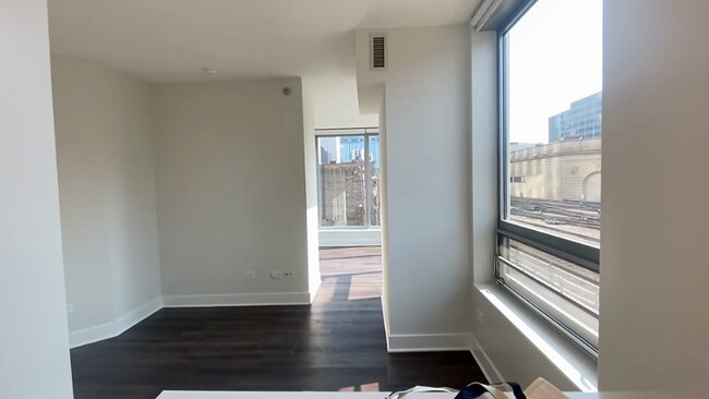 Foto del edificio - 380 N Canal St