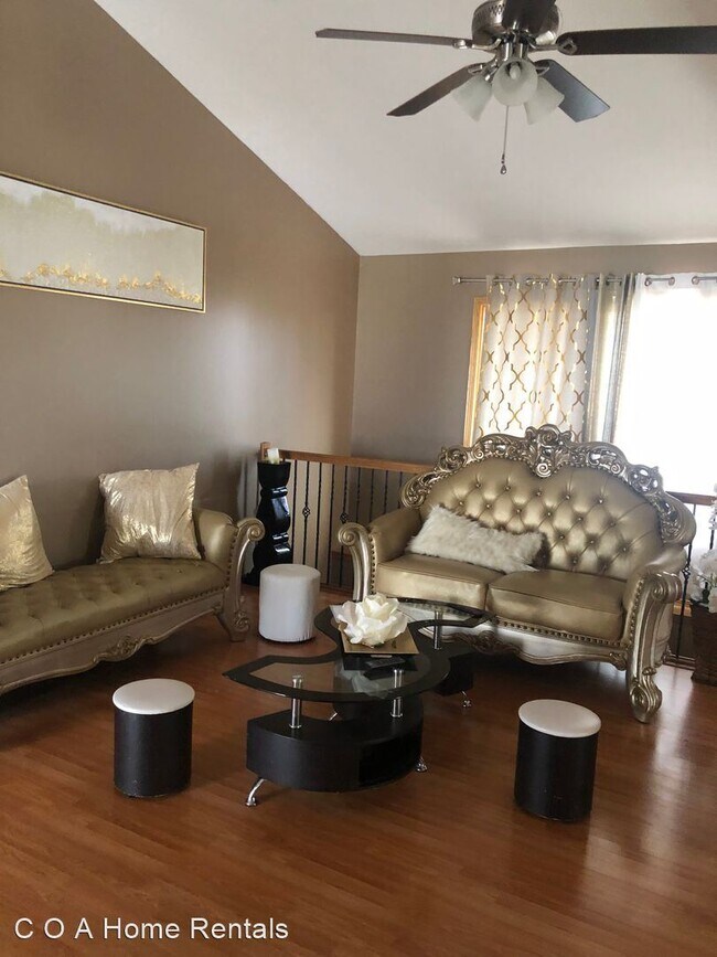 Foto del edificio - 5 br, 3 bath House - 2218 S. Beech