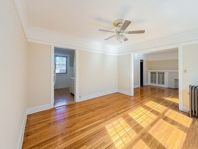 Building Photo - 3821 N Lawndale Ave