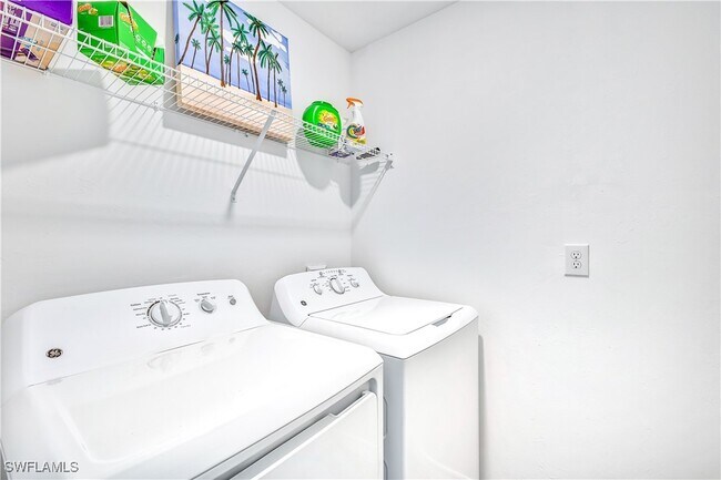 Foto del edificio - 15990 Grassland Ln