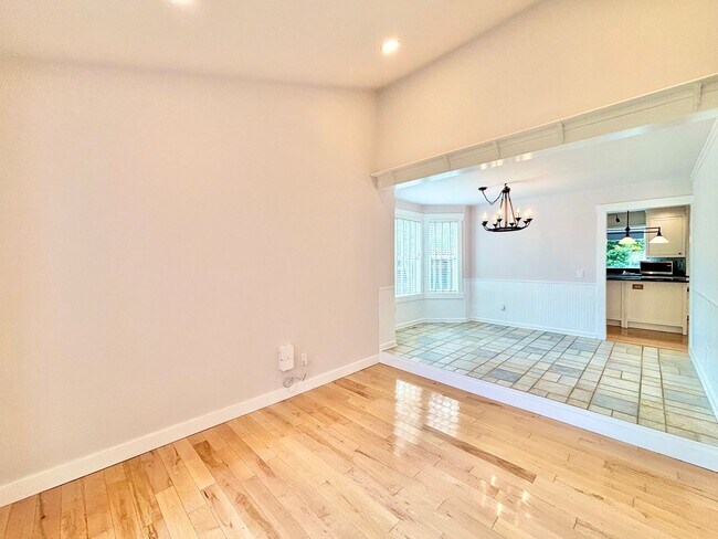 Foto del edificio - Great SFH for rent in North Rose Hill
