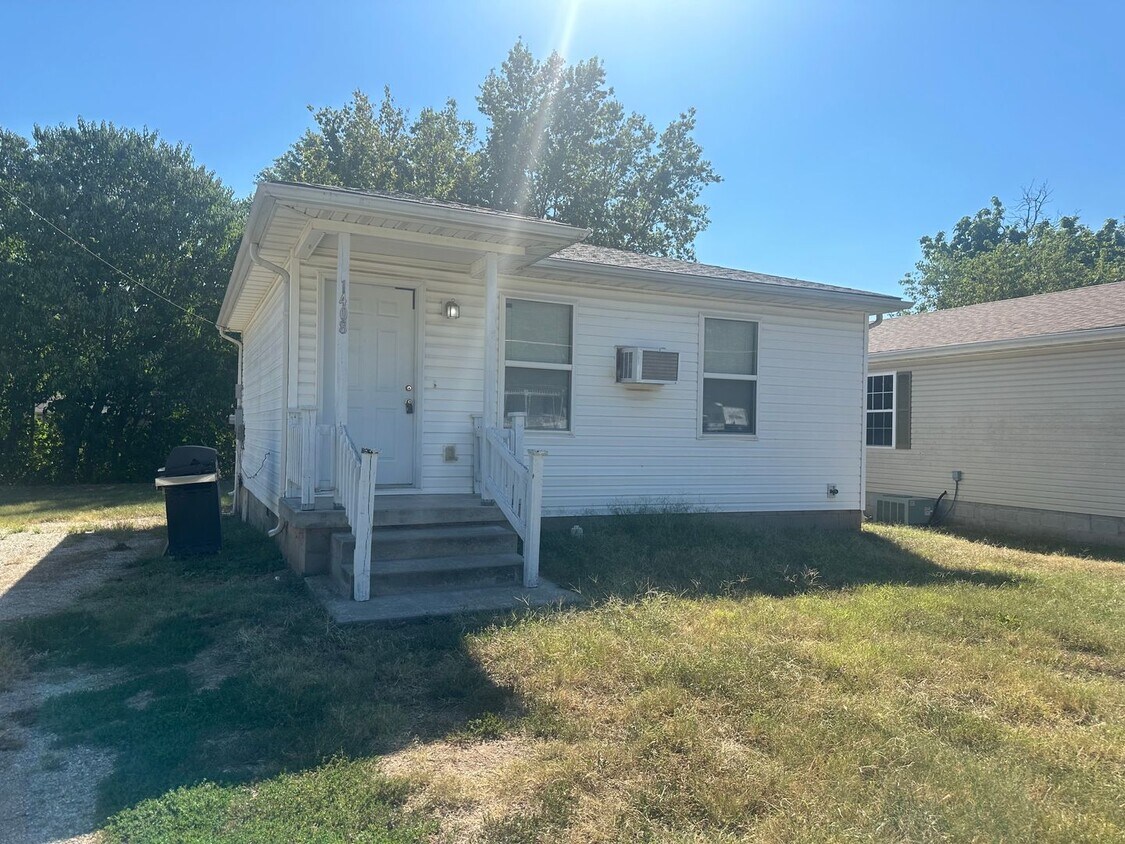 Foto principal - Spacious 1 Bedroom 1 Bath home in the hear...