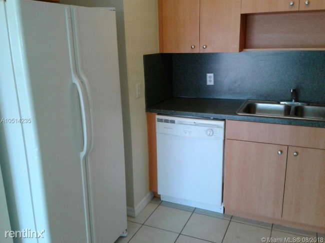 Building Photo - 2 br, 2 bath  - 650 Palm Ave