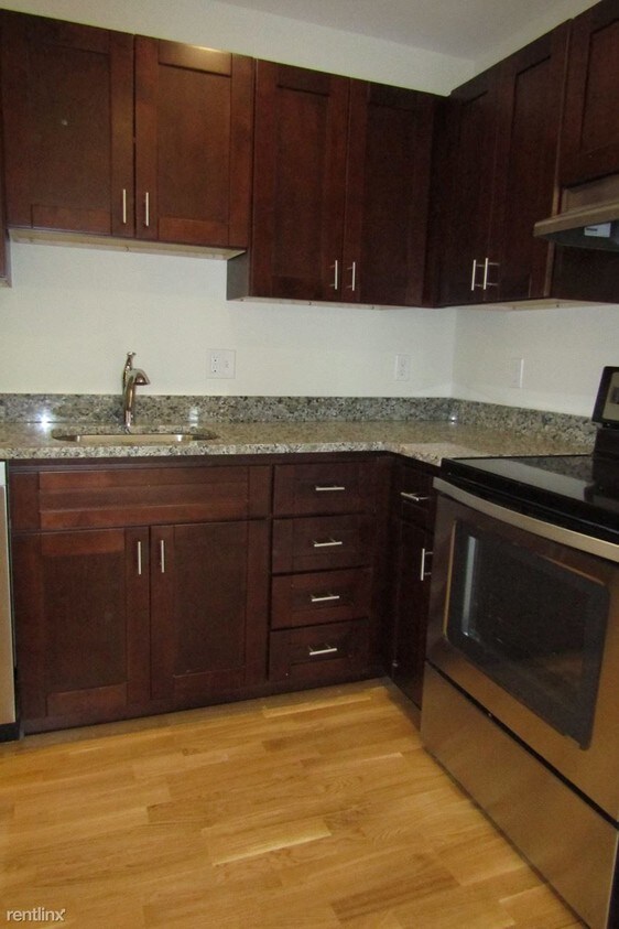 Primary Photo - 16 Peterborough St