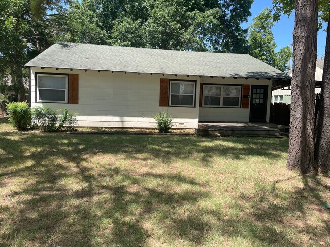 Foto del edificio - 704 S McDonald St