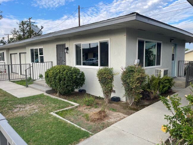 Building Photo - 7634 Garvalia Ave